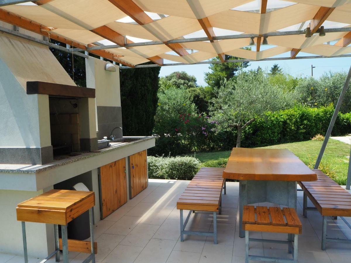 Casa Bamboo Apartment Banjole Exterior photo
