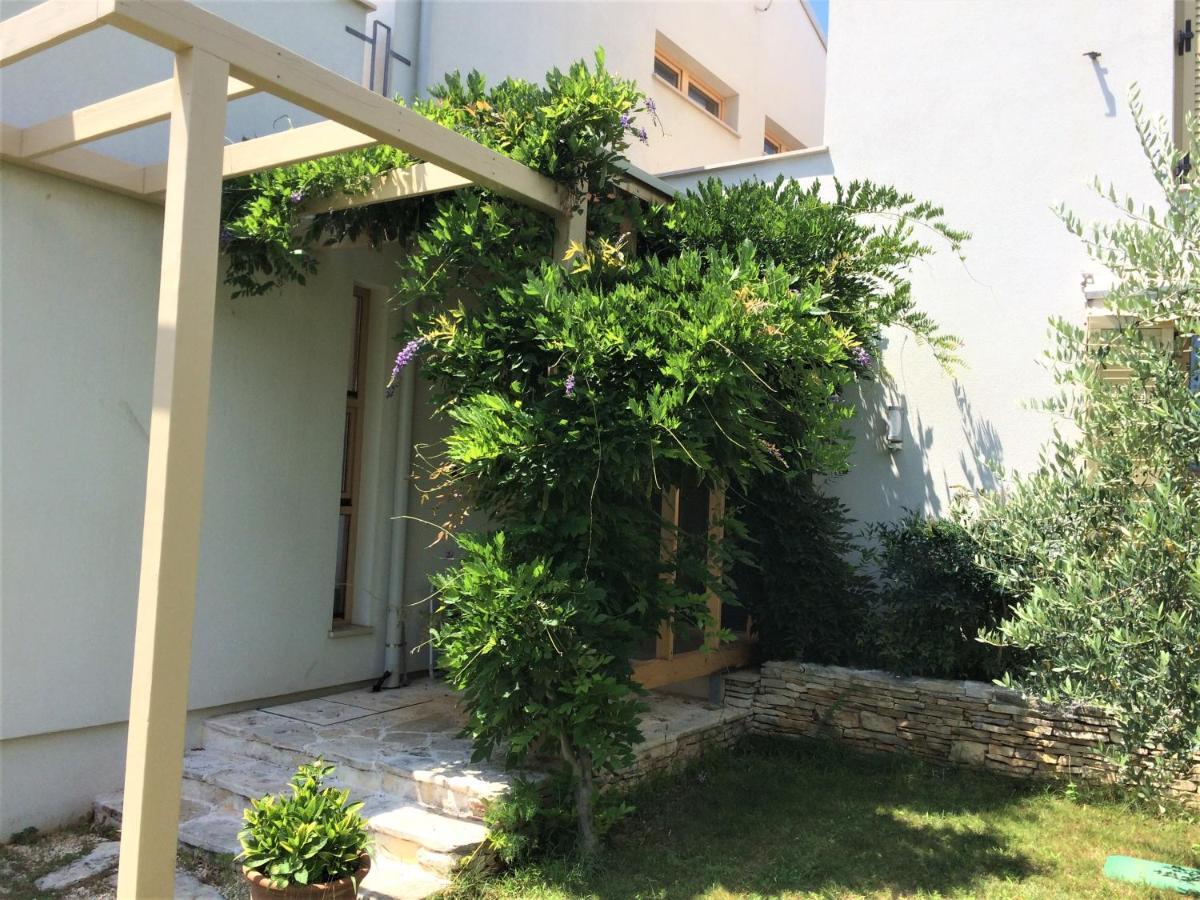 Casa Bamboo Apartment Banjole Exterior photo